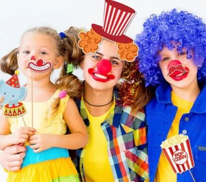 44pcs Carnival Circus Themed Photo Booth Props - Image 4